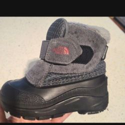 Toddler Snow Boots.size 7