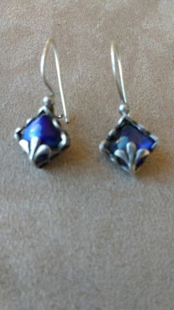 925 Sterling Silver earrings with Sapphire