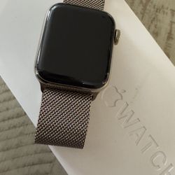 Apple Watch Gold Stainless Steel 40mm  $440