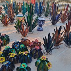 Metal Yard Art, Wind Spinners & POTTERY 🌵 🌺 