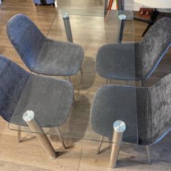 Dining table set for 4 | H 30, W 27, L 47