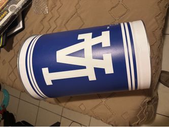 La dodgers trash can