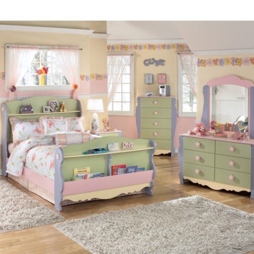 Girls Bedroom Set Used Good Condition