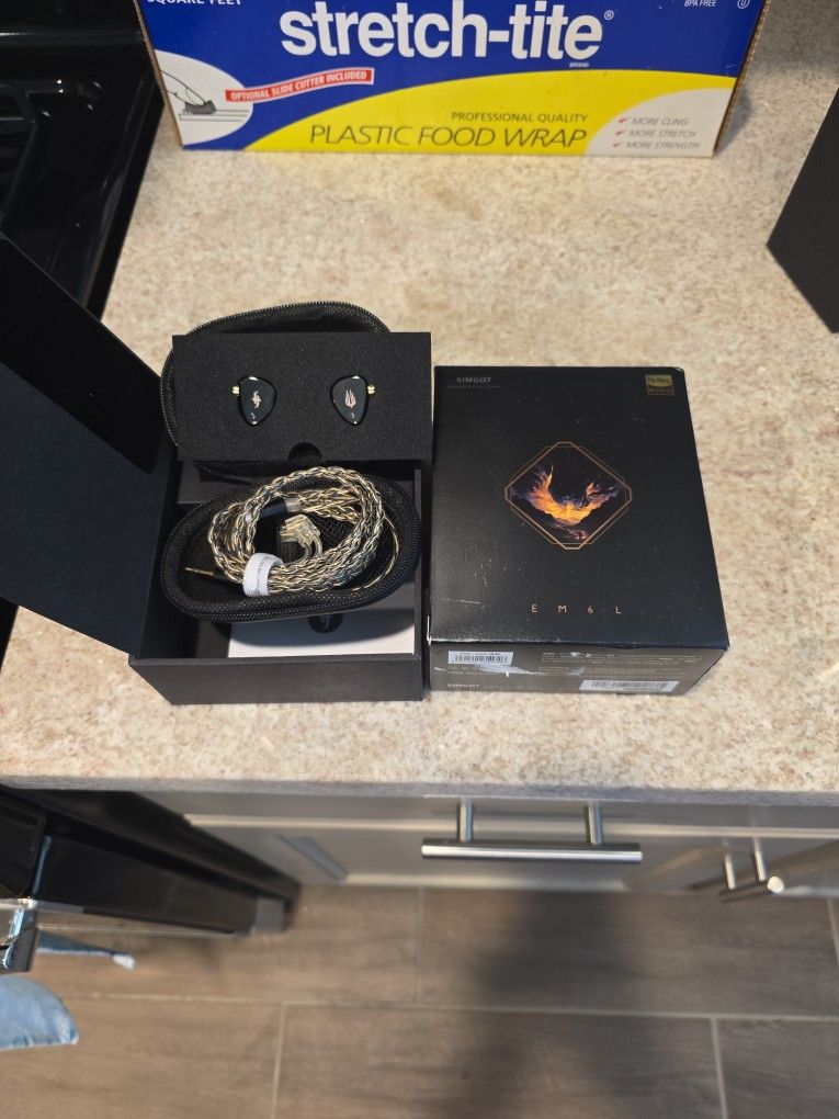 SIMGOT EM6L Phoenix Hi Res In Ear Monitor Earbuds.