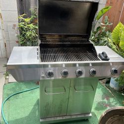 The grill works well.  / Amador Funciona Bien 