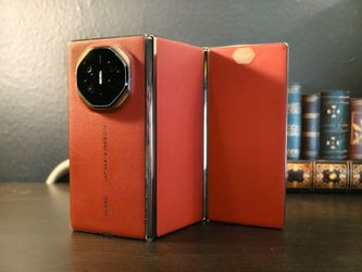 Huawei Mate XT 16GB 1TB Red