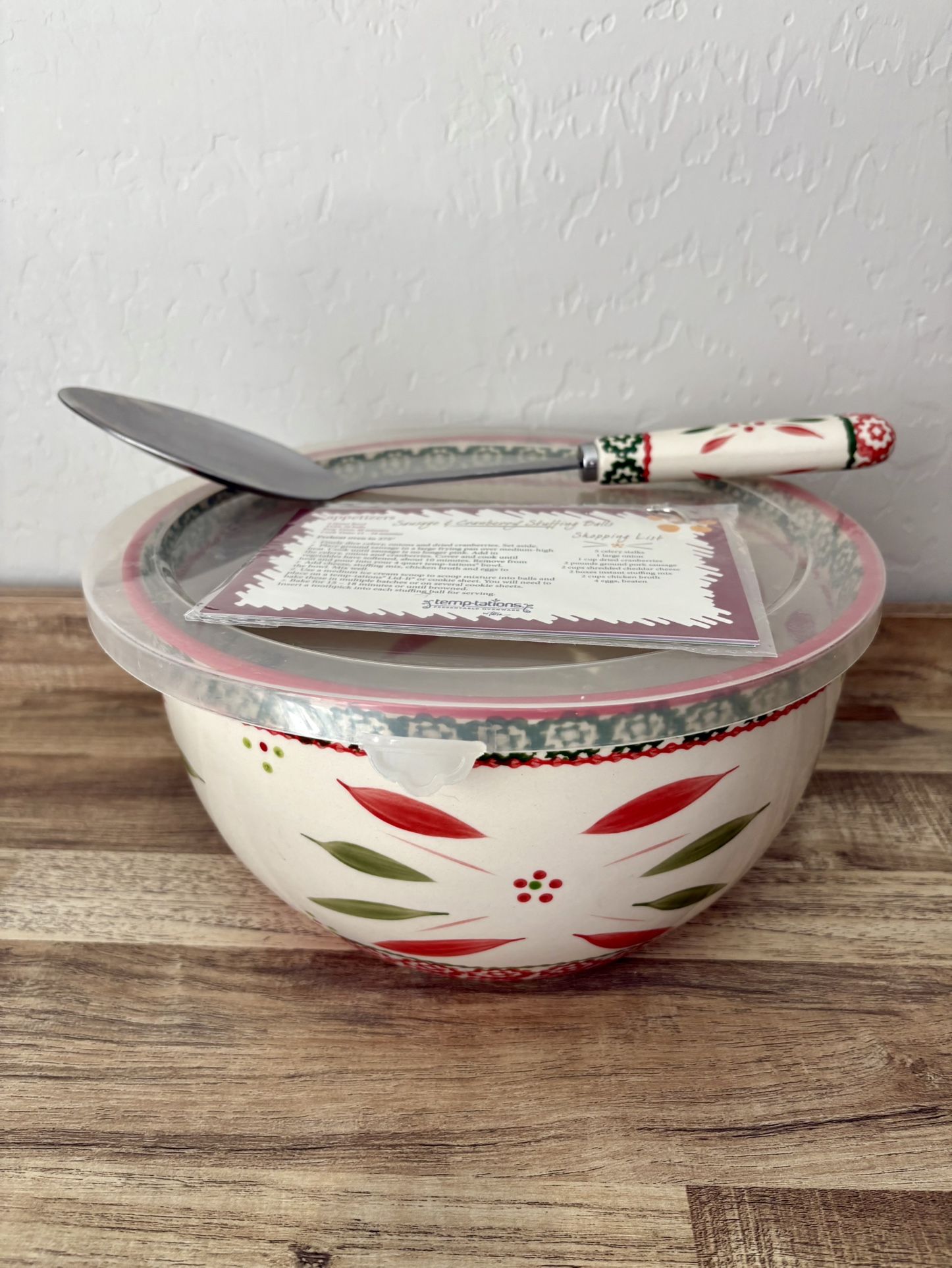 Temp-tations by Tara Old World Red/ Green Springfetti Salad Bowl & Salad Server