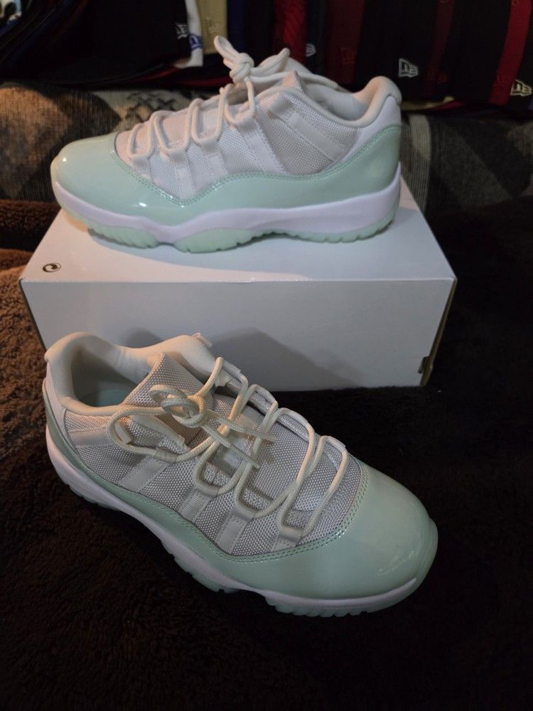 Jordans Sz 8W & 8.5W