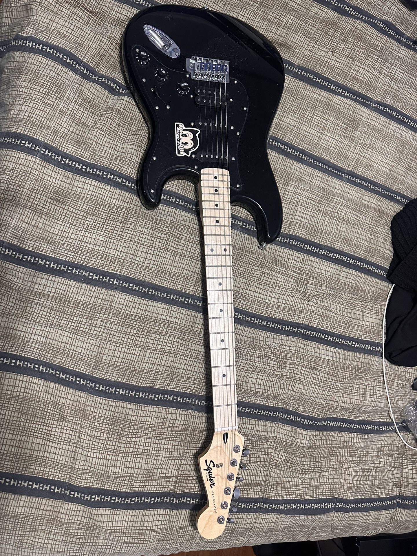 Squier Telecasted Electric Guitar + black star fly 3 amp