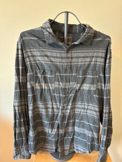 Urban Pipeline Gray Plaid Flannel Button-Up Shirt
