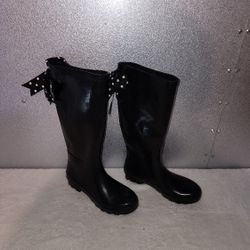 Woman's Black Rain Boots Size 7 Like New 