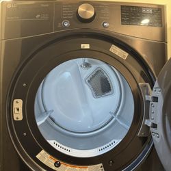 LG QTHIN STACKABLE WASHER & DRYER 