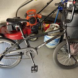 Mongoose R10 Scan -BMX Bike 