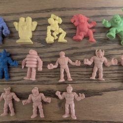 13  Vintage M.U.S.C.L.E. Men Mini Figures, Colors & Flesh 1980s Mattel, Muscle