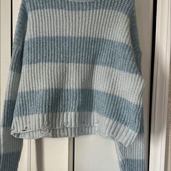 ‼️READY FOR PICKUP TODAY‼️ Women’s cropped sweater