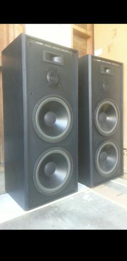 Speakers Profecional MTX Two Boxes, Four 12" Speakers 1200 Thousand Watts.  Protected Grill, Included, Very Strong, Great Amazing Sound, Mucho Bass.