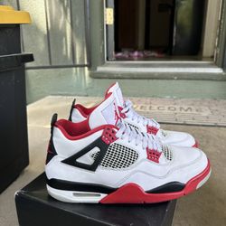 Jordan 4 Fire Red