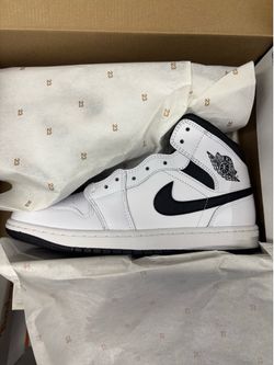 Air Jordan 1 Mids