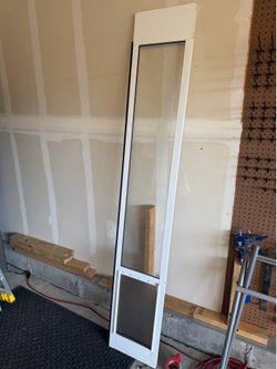Slider door dog insert
