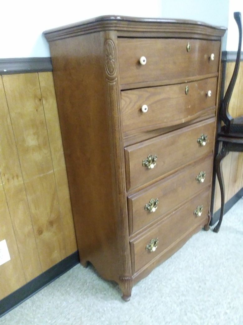 Tall 5 drawer chest of drawers dresser for sale
