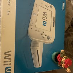 Wii U comes with games and Amiibo