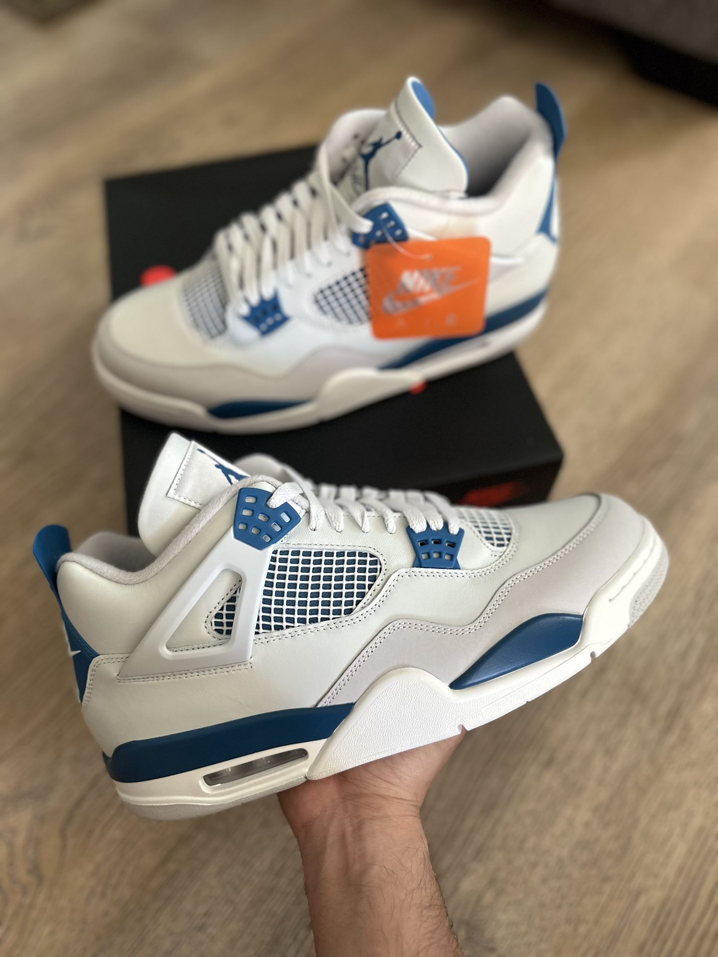 Air Jordan 4 Military Blue 