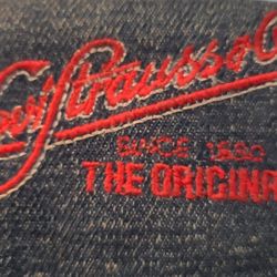 Levis Denim Wallet.
Great condition. 
P/U YUCAIPA