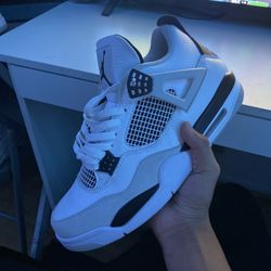 Jordan 4 Retro ‘Military Black’