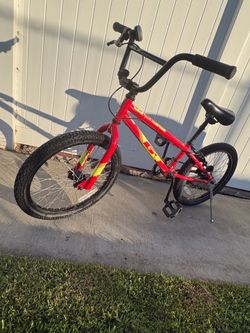 GT BMX BIKE