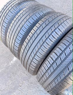 225/65/17 Michelin 📍📍 Vendo un set de llantas con 80% de vida las 4 📍🌟