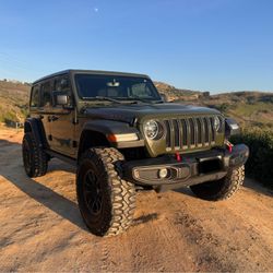 2021 Jeep wrangler unlimited Rubicon Lifted 37s