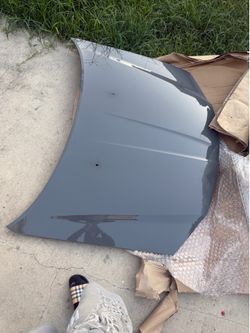 Chrysler 300 hood