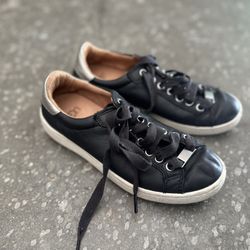 Ugg Sneaker