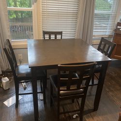 Counter Height Dining Table And Stools 