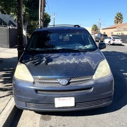 Toyota Sienna Le 2005