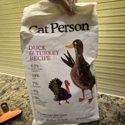 Dry And Wet Cat Food