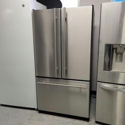 Stainless French Door Fridge – Clean, Bottom Freezer, 36”
