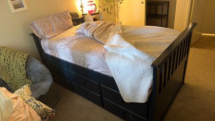 Trundle bed