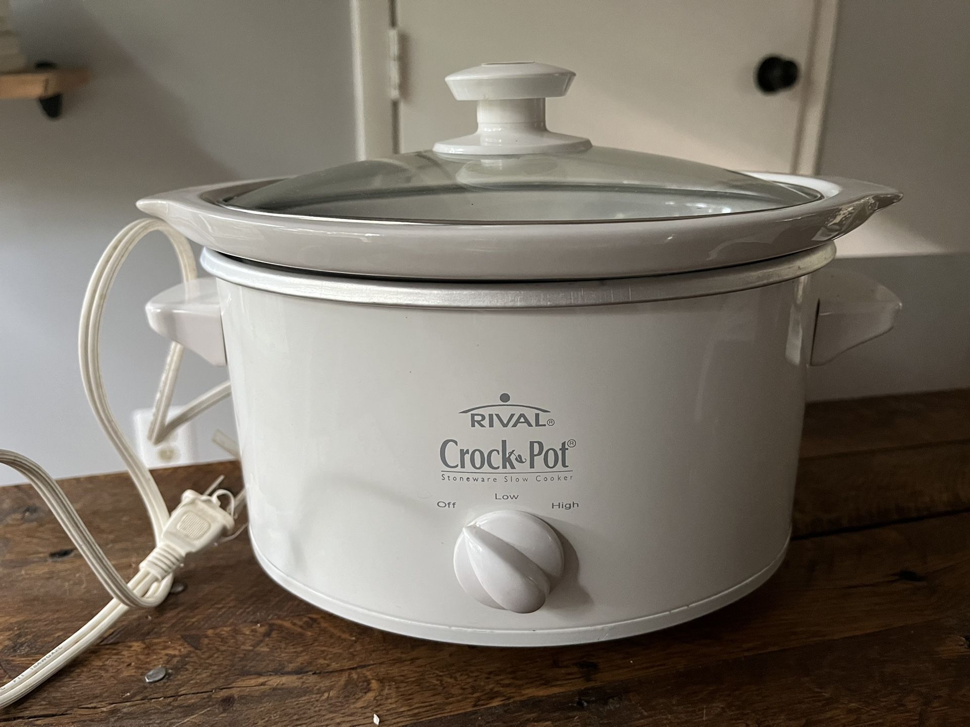 Vtg RIVAL Crockpot Stoneware Slow Cooker w/Lid, Medium Sized for Sale in  Ansonia, CT - OfferUp