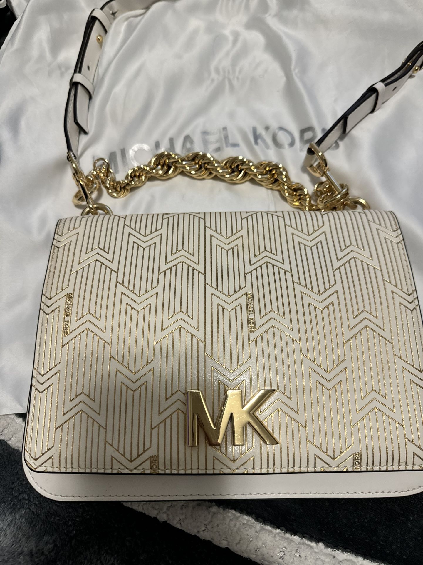 Michael Kors New ! Or Better Offer