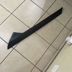 Pillar Molding Windshield Outer Trim Pasenjer Side  Of Explorer 2013