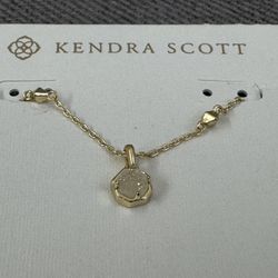 Kendra Scott Gold Iridescent Short Pendant Necklace - NEW