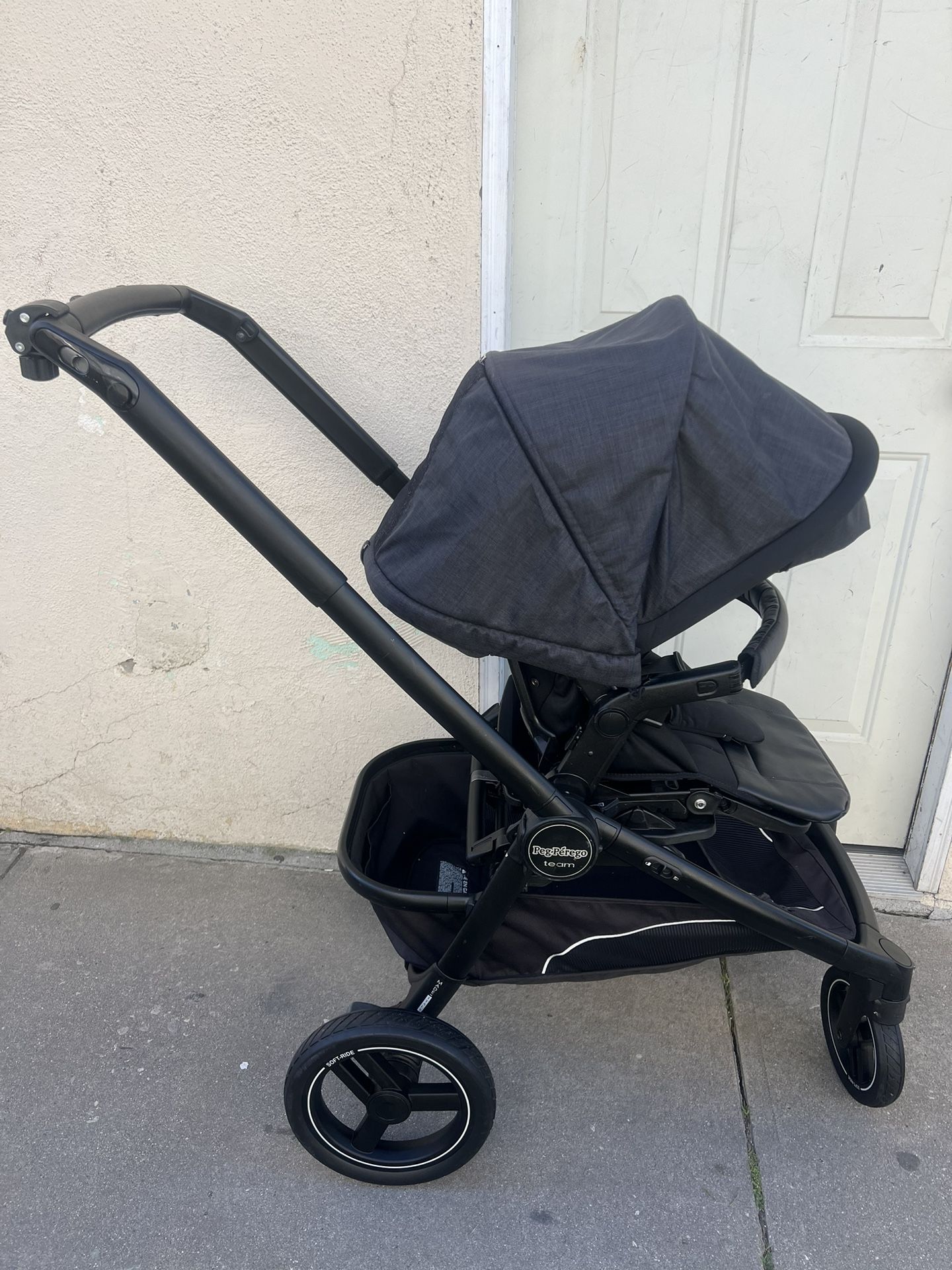 stroller to wagon Q1 w24 safe ride anywhere. 尺寸:Size 3X4  33kg Flambeau 1501 Adventure Kids