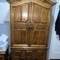 Thomasville Bedroom Furniture Set – Solid Wood