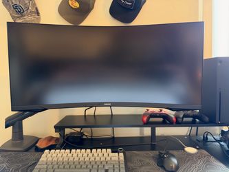 Samsung Odyssey G5 34” Curved Ultrawide Gaming Monitor — Black