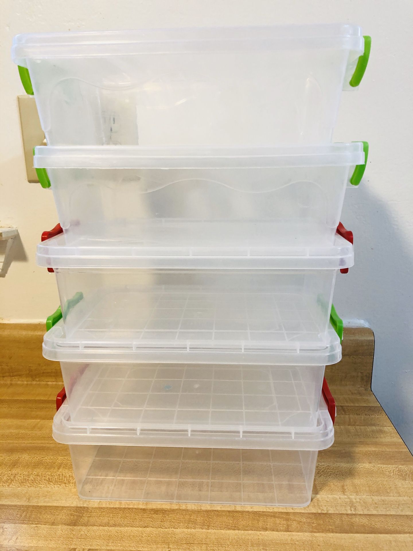 Small container organized with Clip Boxes! 11"x7"x3.5" L xWxH (pick up only)
