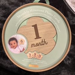 Baby Month Wood 