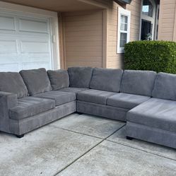 Comfy Living Spaces Sectional Couch/Sofa | FREE DELIVERY 
