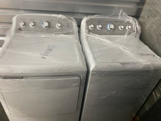 GE Washing Machine and Gas Dryer Set
