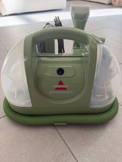 Portable carpet cleaner